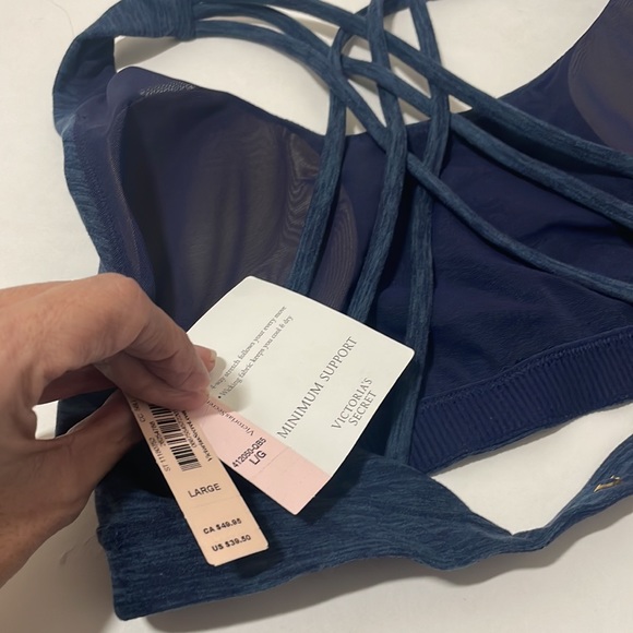 Victoria’s Secret blue scrappy sports bra - Picture 5 of 7